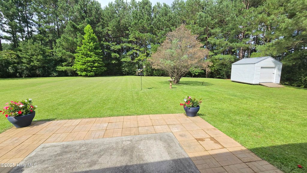 Photo of 108 Willowbend Drive, Burgaw, NC 28425 (MLS # 100557371)