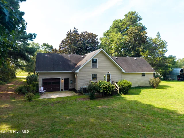 205 S End Road, photo 4 of 63