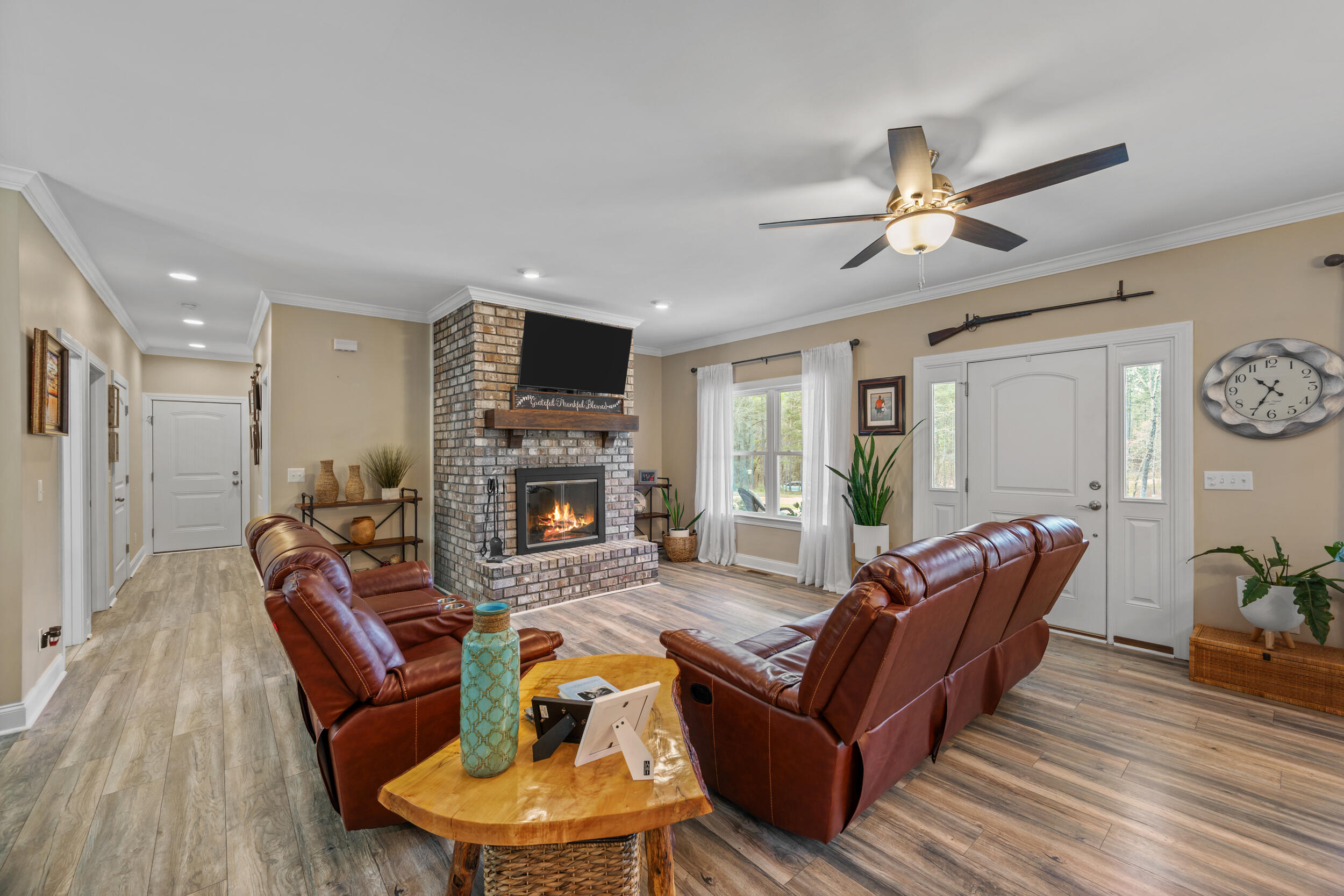 2229 Andrews Circle