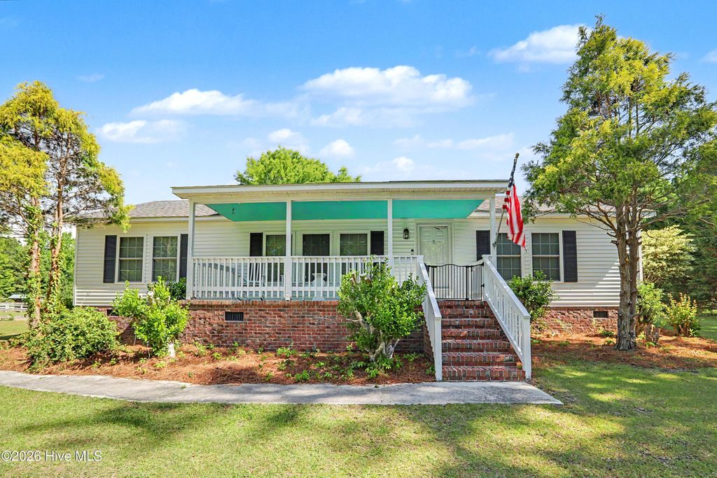 Photo of 114 Royal Oak Drive, Hampstead, NC 28443 (MLS # 100570964)