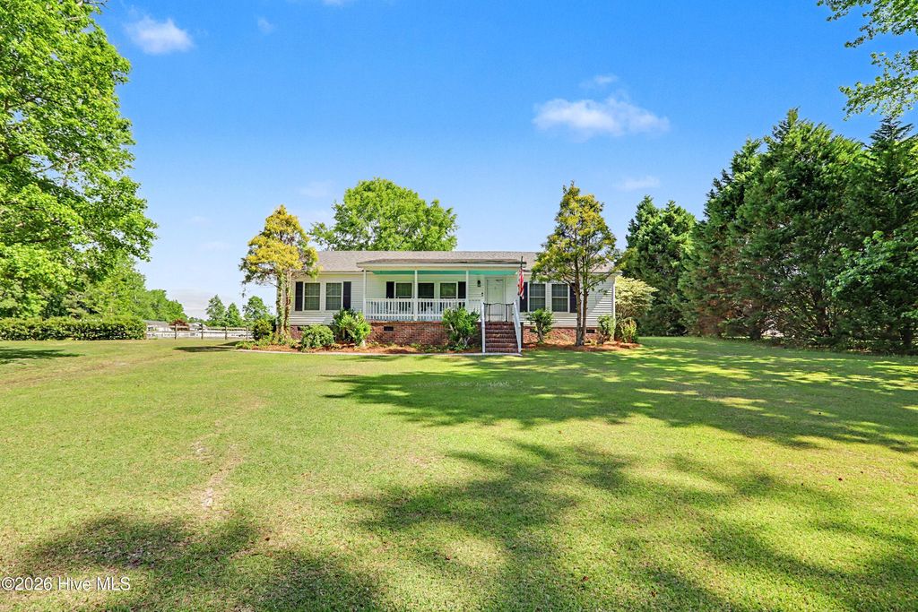 Photo of 114 Royal Oak Drive, Hampstead, NC 28443 (MLS # 100570964)