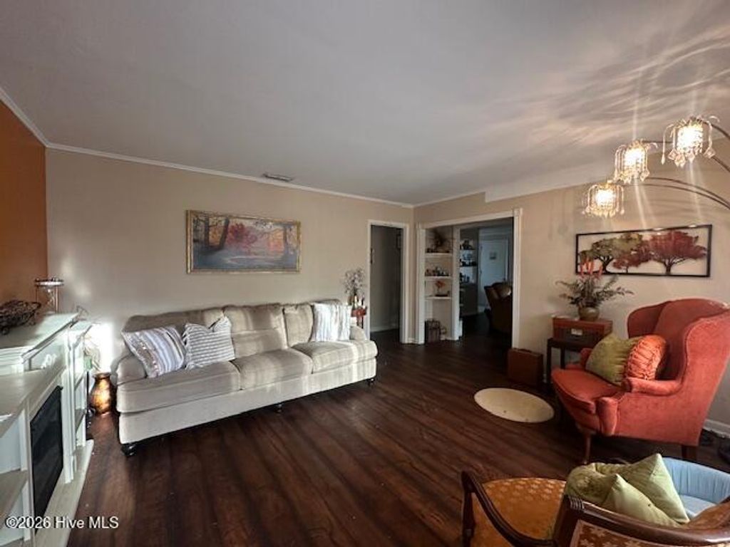 Photo of 1716 Crescent Drive, Elizabeth City, NC 27909 (MLS # 100555176)