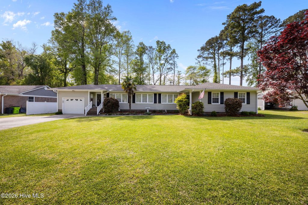 Photo of 3020 Red Fox Road, Trent Woods, NC 28562 (MLS # 100565904)