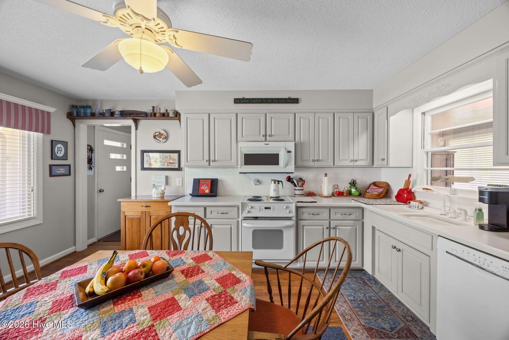 Photo of 3020 Red Fox Road, Trent Woods, NC 28562 (MLS # 100565904)