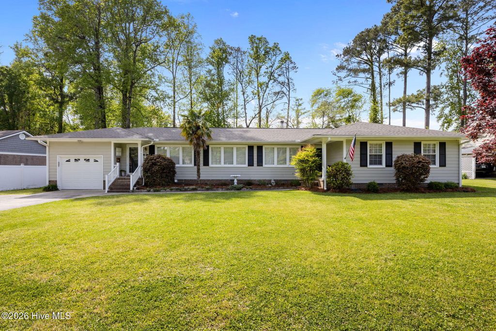 Photo of 3020 Red Fox Road, Trent Woods, NC 28562 (MLS # 100565904)