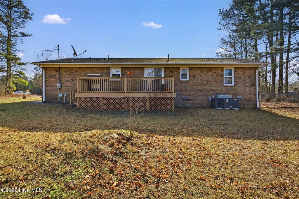 Photo of 334 Luther Banks Road, Richlands, NC 28574 (MLS # 100548025)