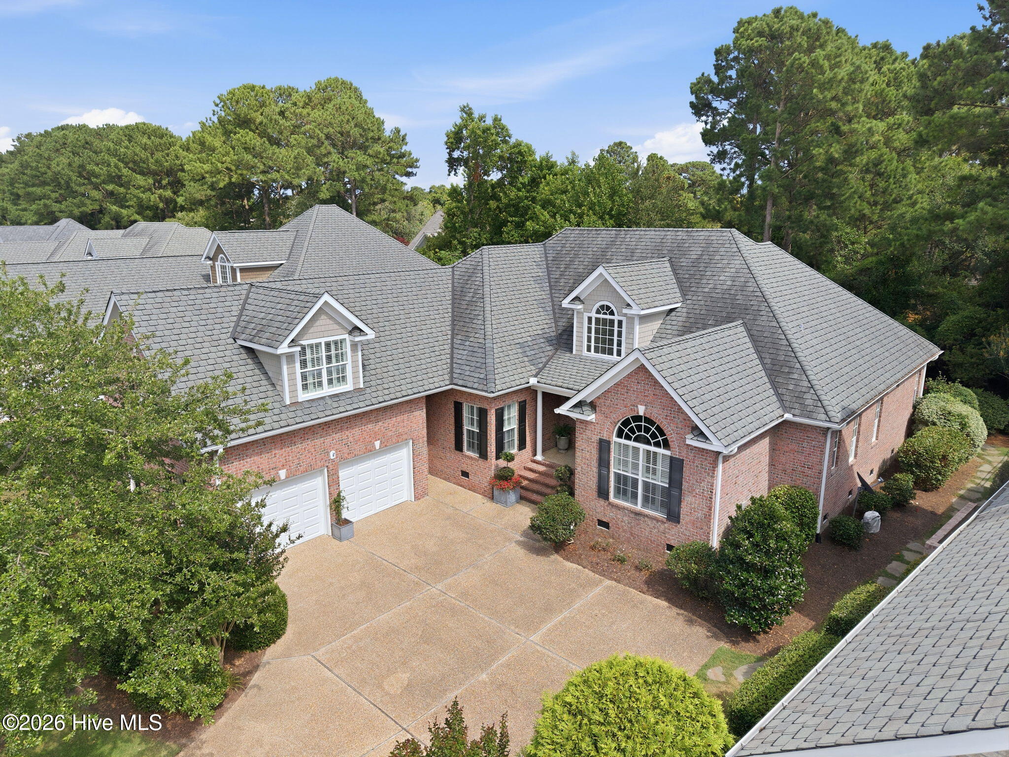 Welcome to 2118 Bay Colony Lane, an elegant 1.5-story brick veneer hom – image 41