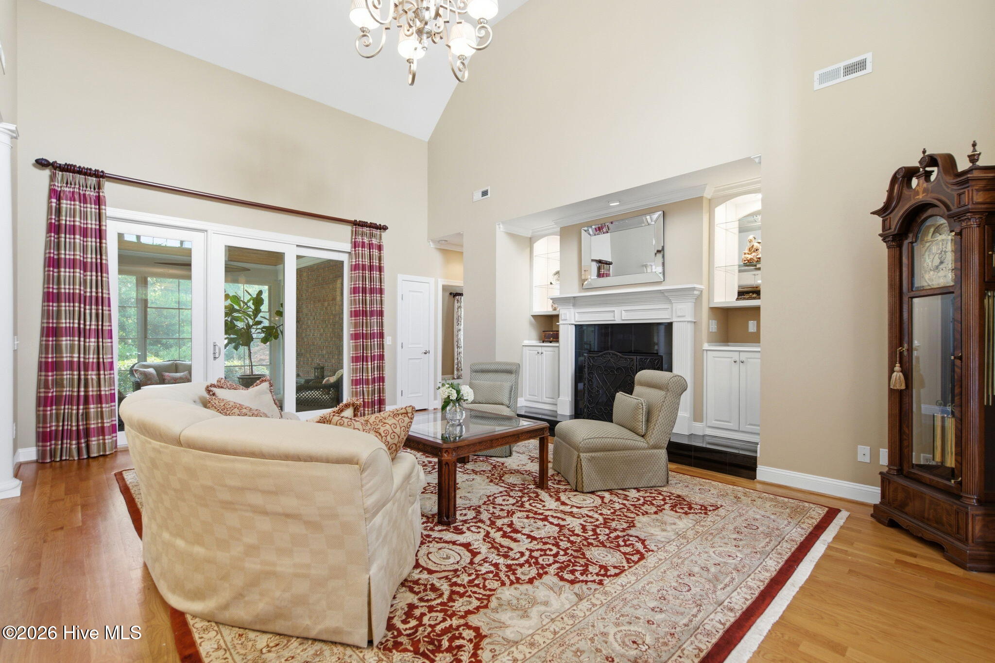 Welcome to 2118 Bay Colony Lane, an elegant 1.5-story brick veneer hom – image 6