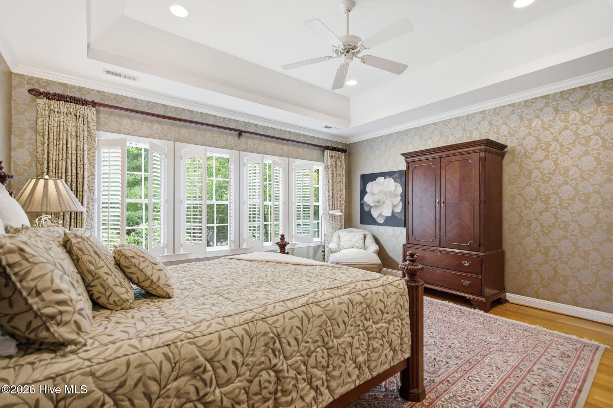 Welcome to 2118 Bay Colony Lane, an elegant 1.5-story brick veneer hom – image 21