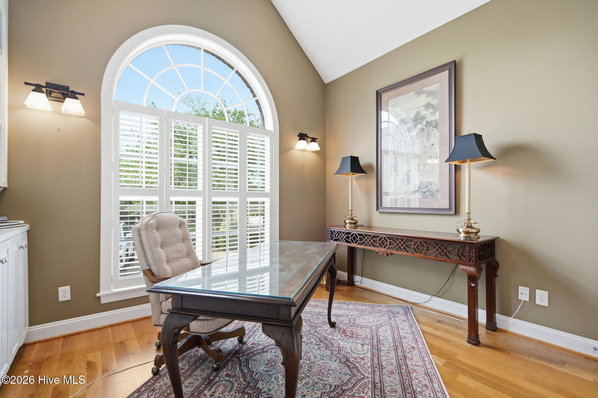 Welcome to 2118 Bay Colony Lane, an elegant 1.5-story brick veneer hom – image 30