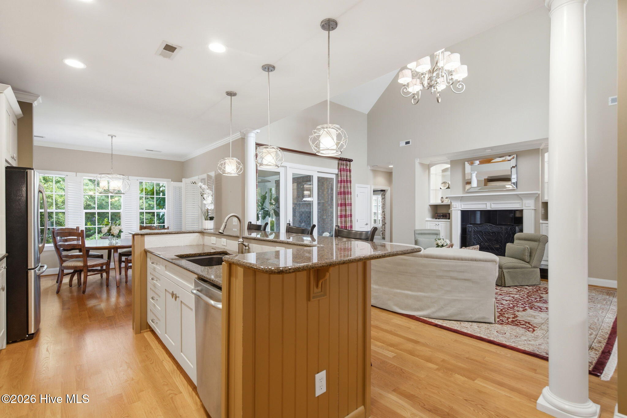 Welcome to 2118 Bay Colony Lane, an elegant 1.5-story brick veneer hom – image 7