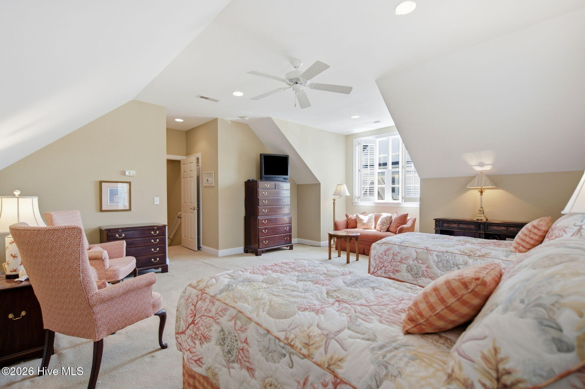 Welcome to 2118 Bay Colony Lane, an elegant 1.5-story brick veneer hom – image 38