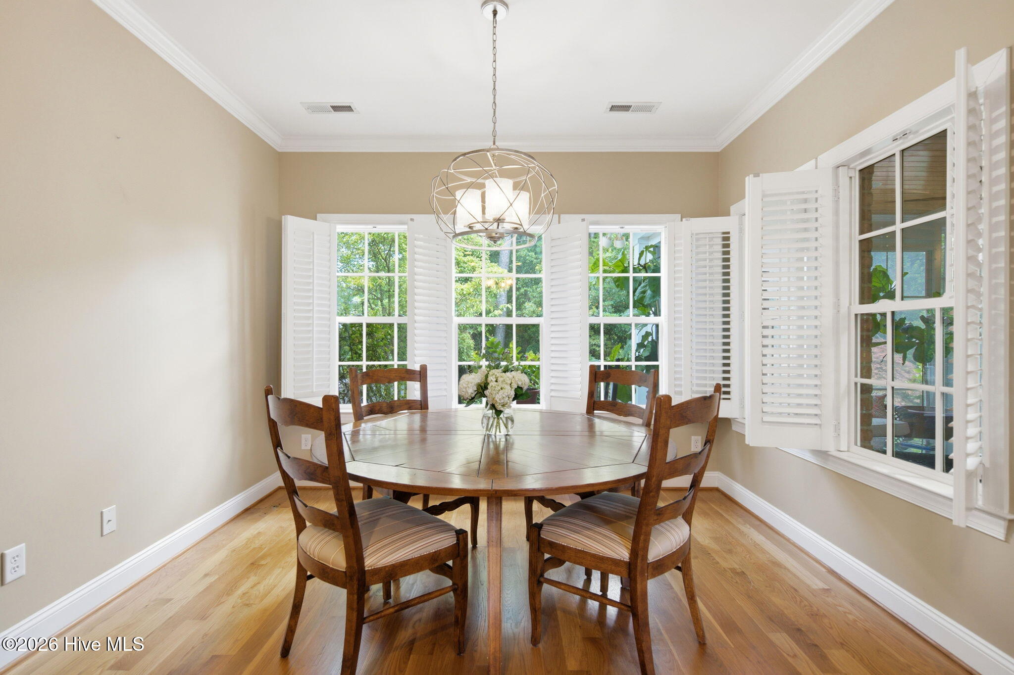 Welcome to 2118 Bay Colony Lane, an elegant 1.5-story brick veneer hom – image 16