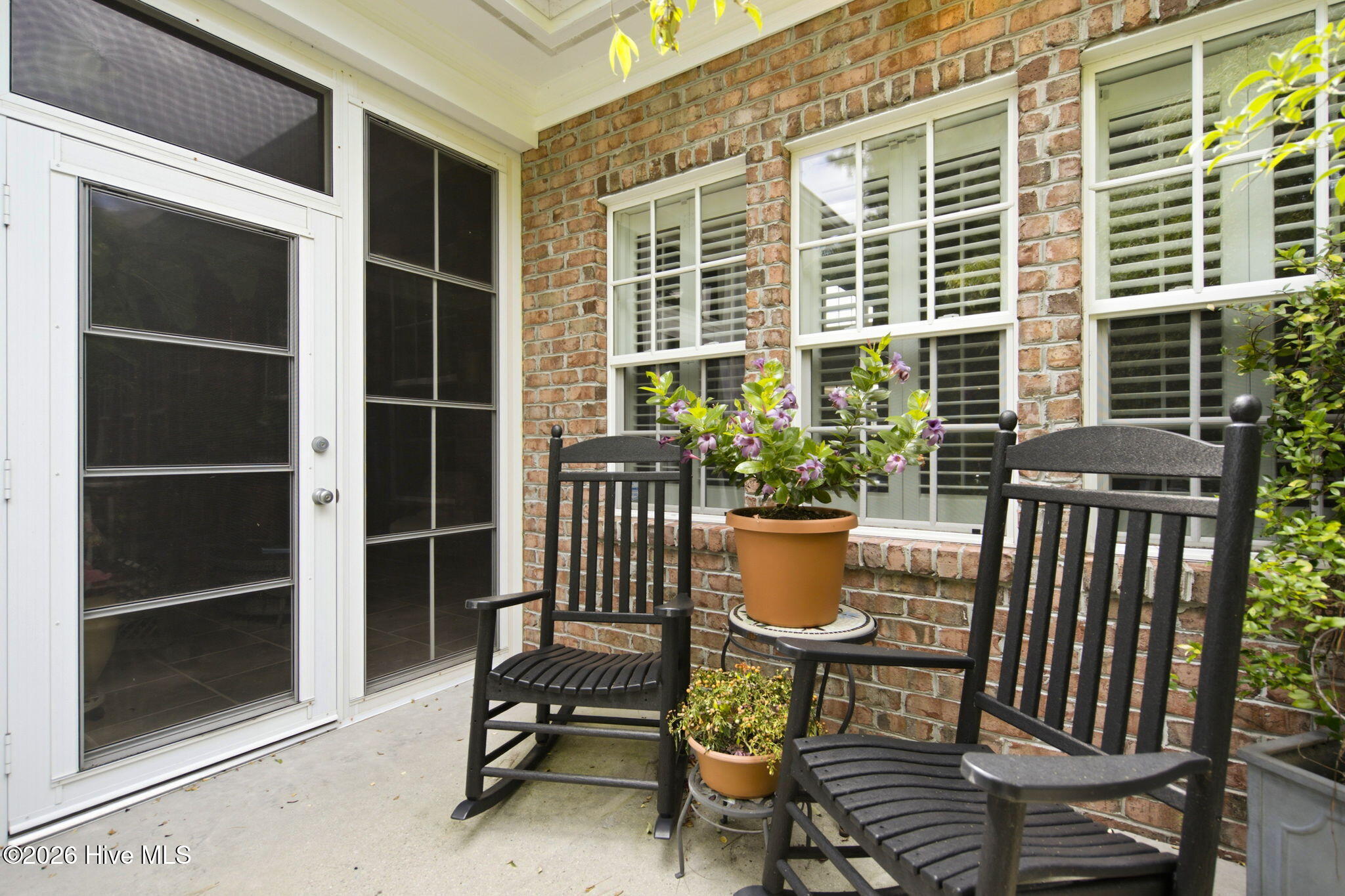 Welcome to 2118 Bay Colony Lane, an elegant 1.5-story brick veneer hom – image 48