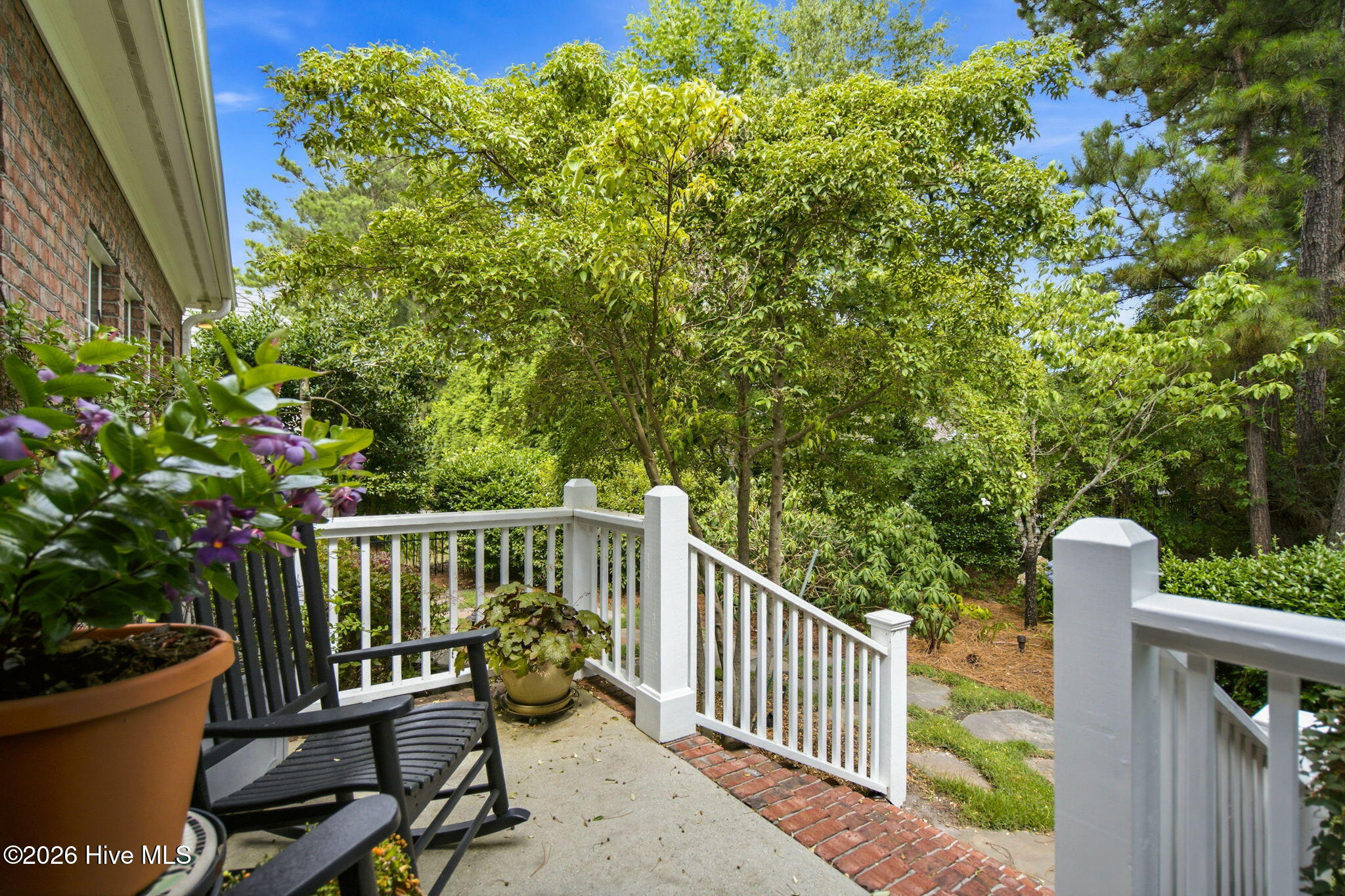 Welcome to 2118 Bay Colony Lane, an elegant 1.5-story brick veneer hom – image 46