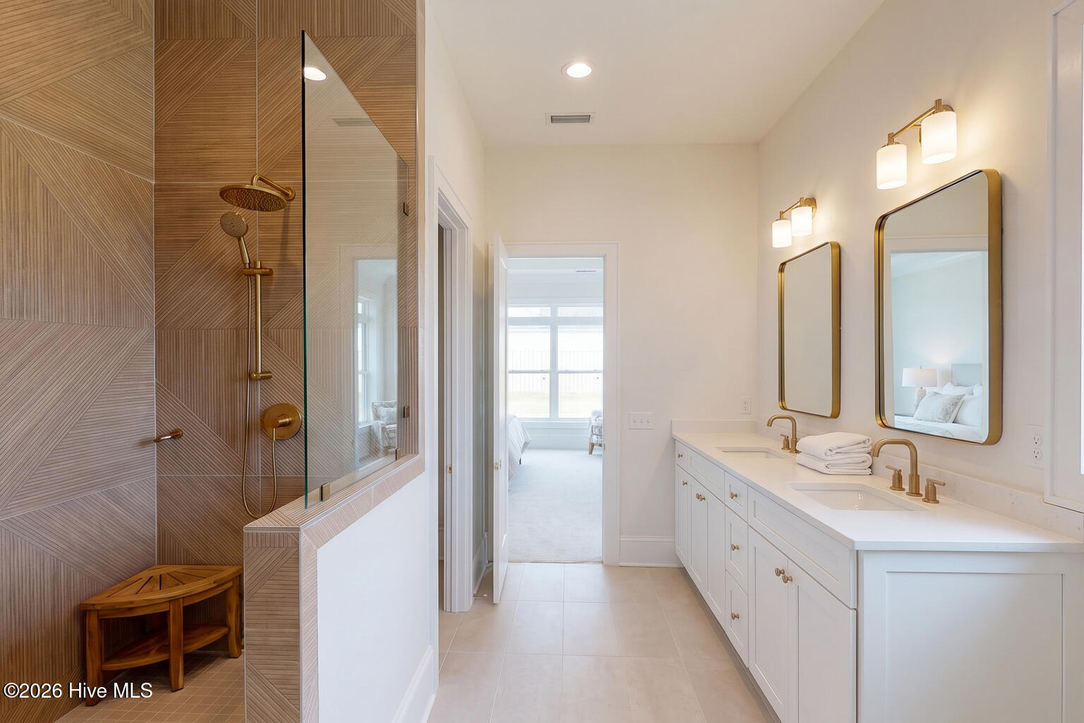 360 E Wayfinder Lane