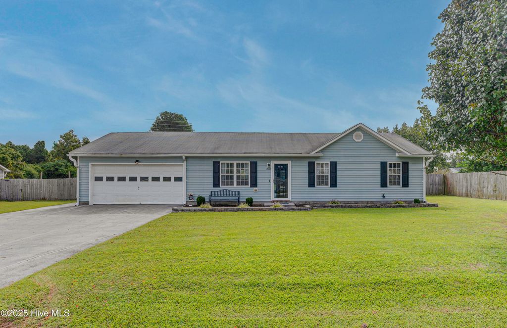 Photo of 202 Buff Court, Jacksonville, NC 28540 (MLS # 100561437)