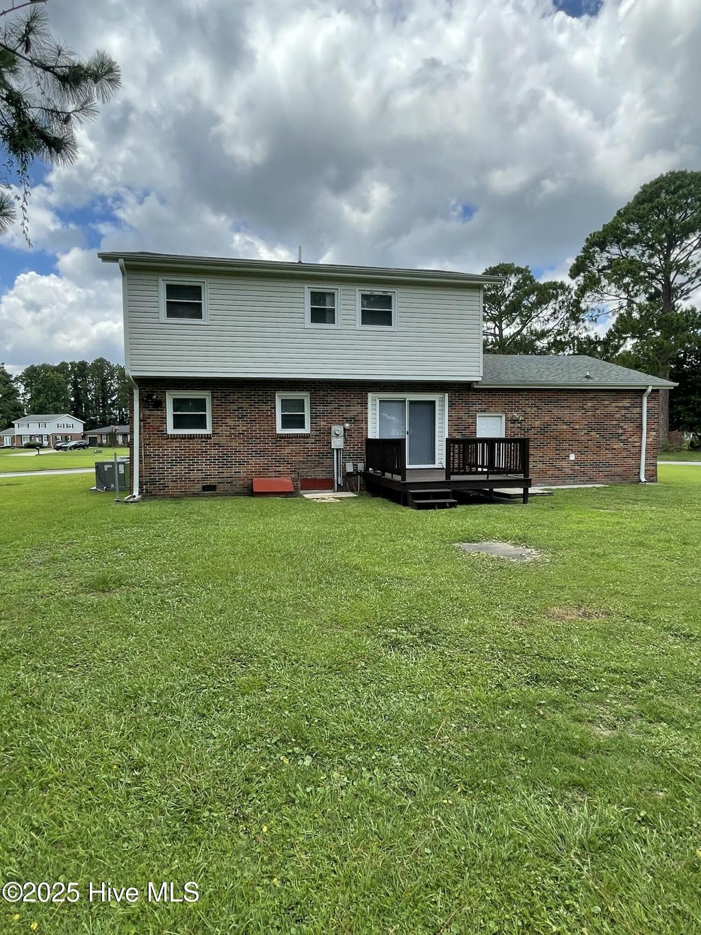Photo of 600 Oakwood Avenue, Jacksonville, NC 28546 (MLS # 100517346)