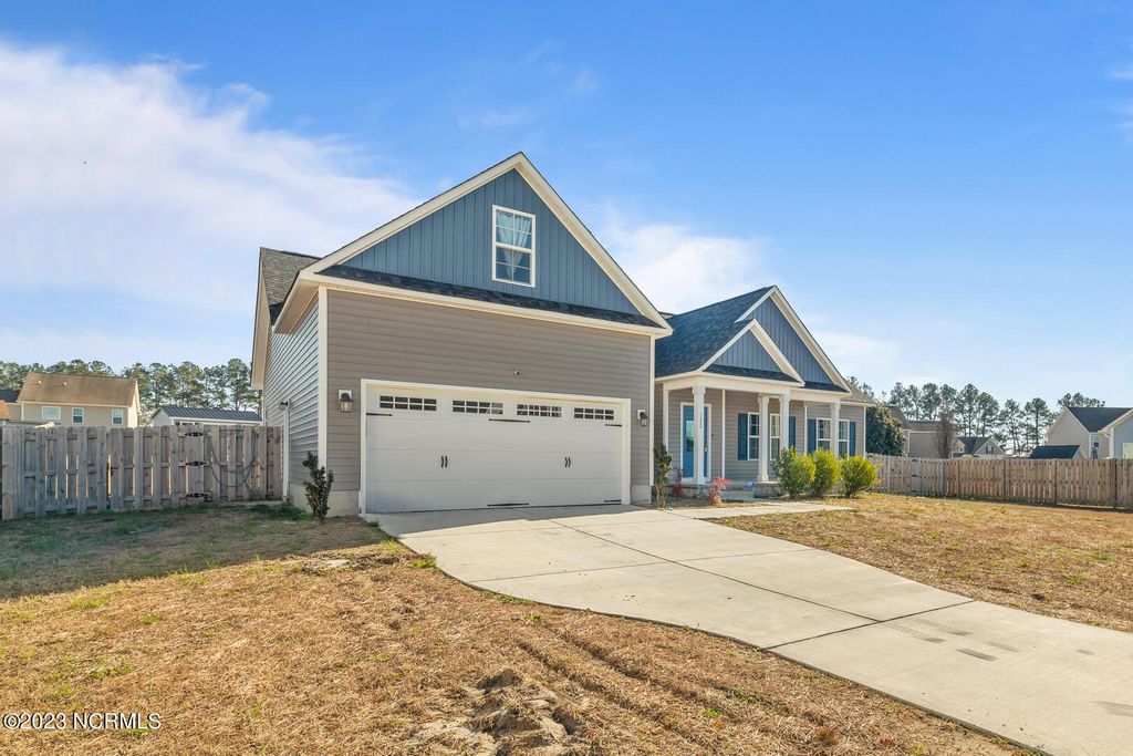 Photo of 122 Pembury Way, Richlands, NC 28574 (MLS # 100582378)