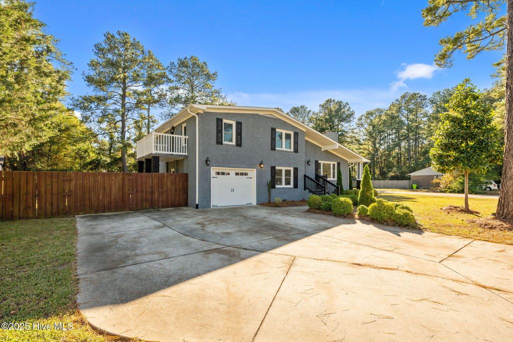 Photo of 1909 Ef Thompkins Lane, New Bern, NC 28562 (MLS # 100539937)
