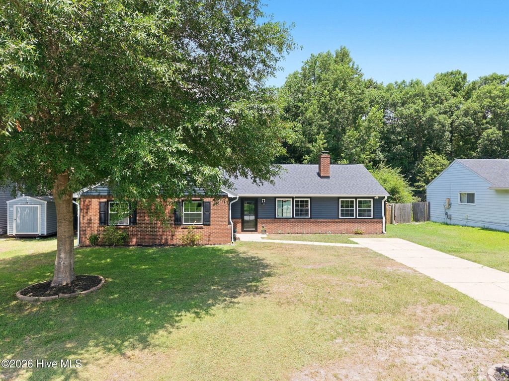 Photo of 210 Spring Drive, Jacksonville, NC 28540 (MLS # 100584951)