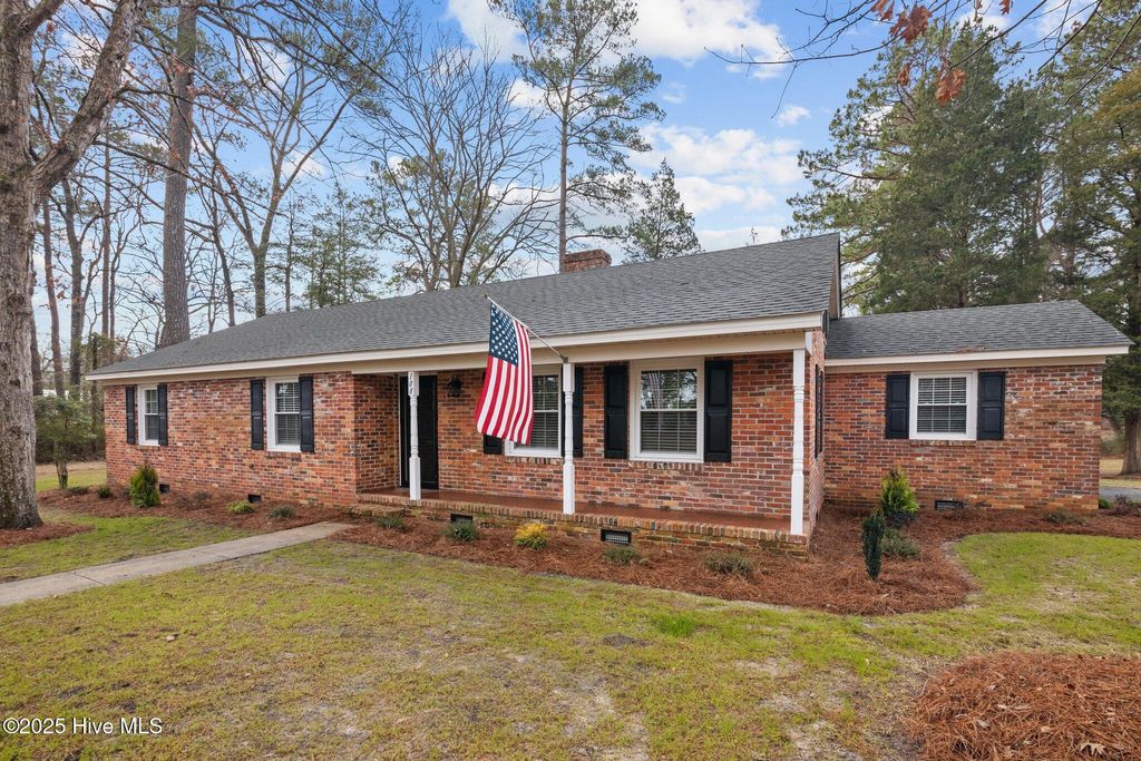 Photo of 108 Ridgewood Circle, Washington, NC 27889 (MLS # 100544202)