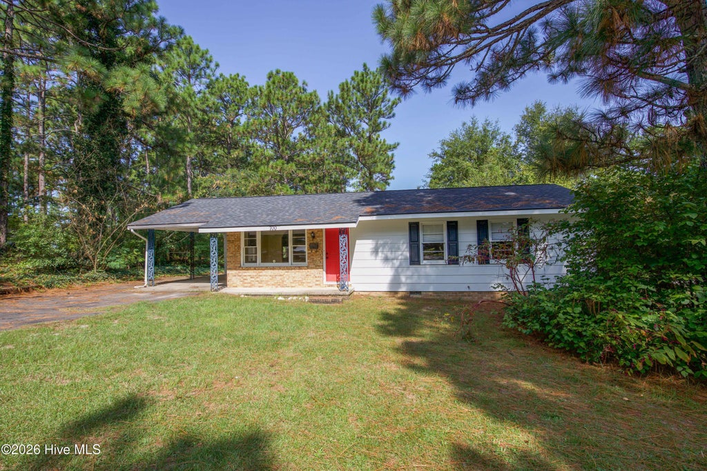Photo of 700 S Hardin Street, Southern Pines, NC 28387 (MLS # 100586585)