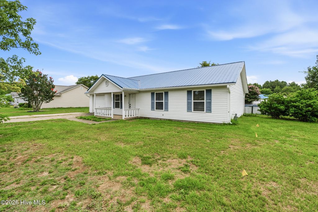 Photo of 685 Old Cheraw Highway, Rockingham, NC 28379 (MLS # 100588767)