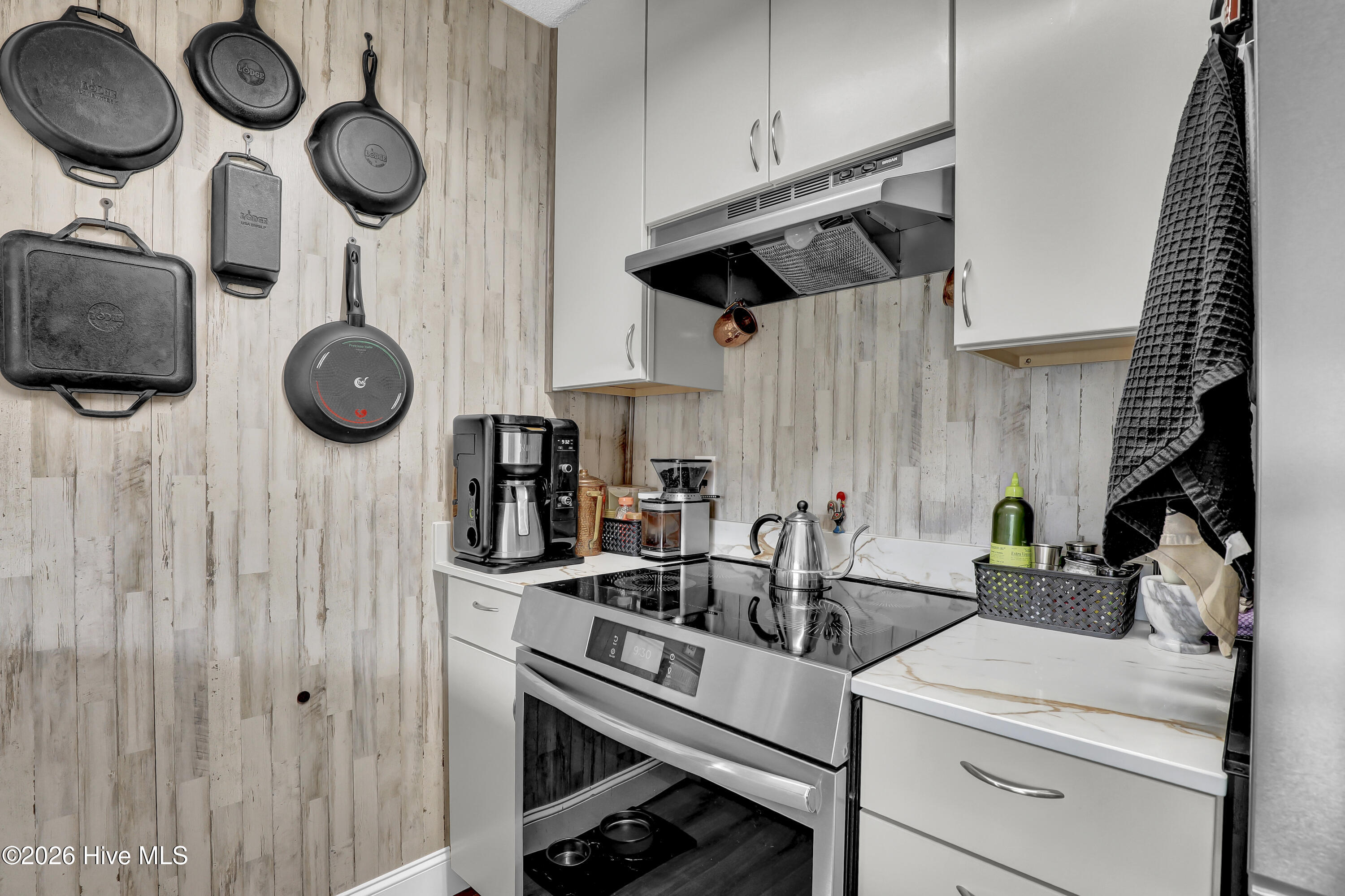 9003-9005 E 9th Street