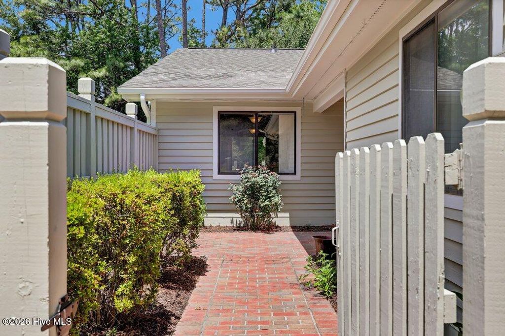Photo of 6106 Inland Greens Drive, Wilmington, NC 28405 (MLS # 100576220)