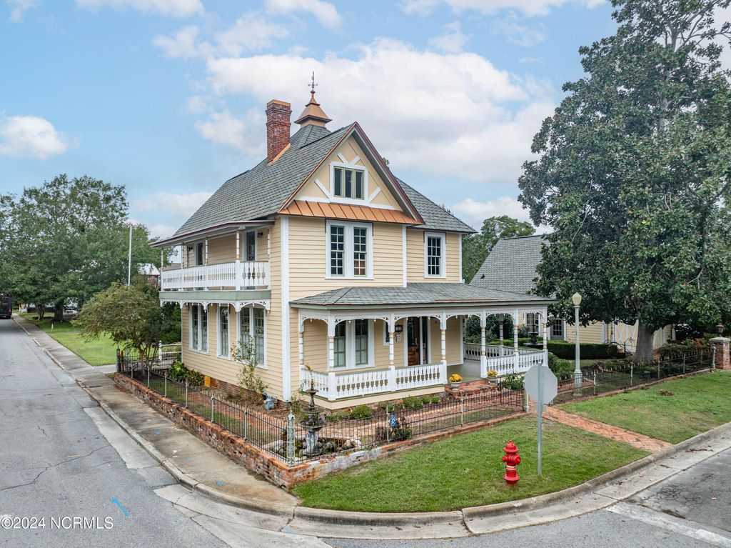 Photo of 122 S Academy Street, Washington, NC 27889 (MLS # 100566085)