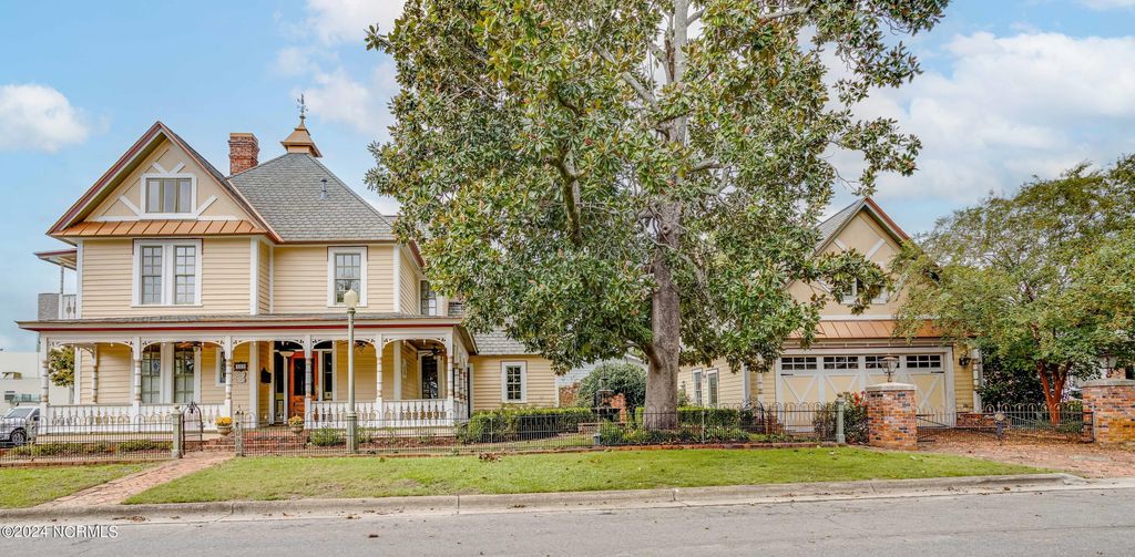 Photo of 122 S Academy Street, Washington, NC 27889 (MLS # 100566085)