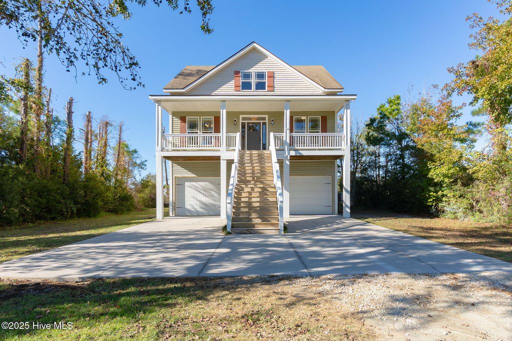 Photo of 306 Joan Court, Beaufort, NC 28516 (MLS # 100540913)