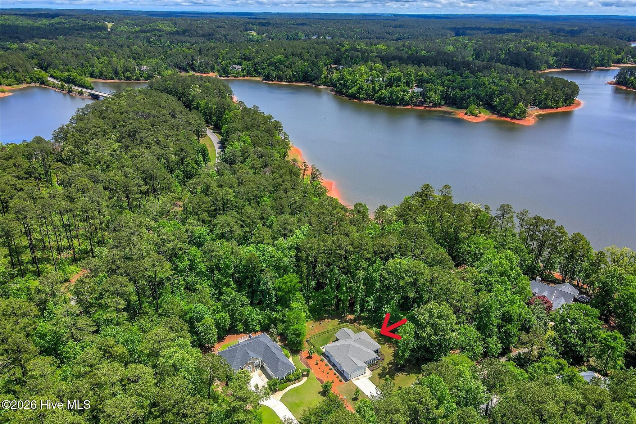 212 Deveraux Point