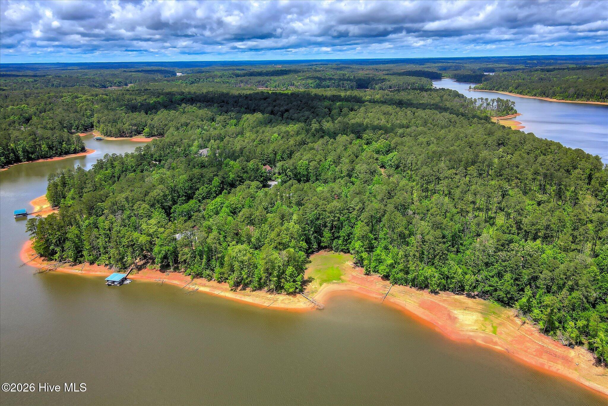 212 Deveraux Point