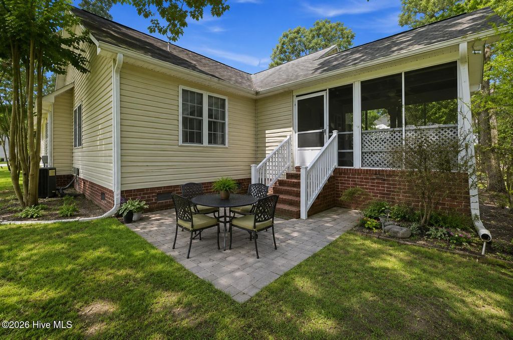 Photo of 111 Finch Lane, New Bern, NC 28560 (MLS # 100588623)