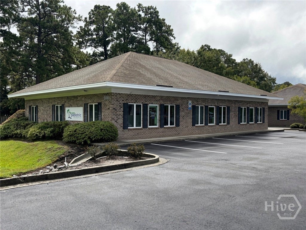 413 W Montgomery Cross Road 106