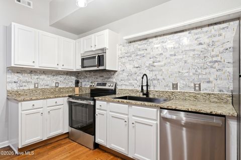 Tiny photo for 304 N Front Street #Apt E, Wilmington, NC 28401 (MLS # 100582290)