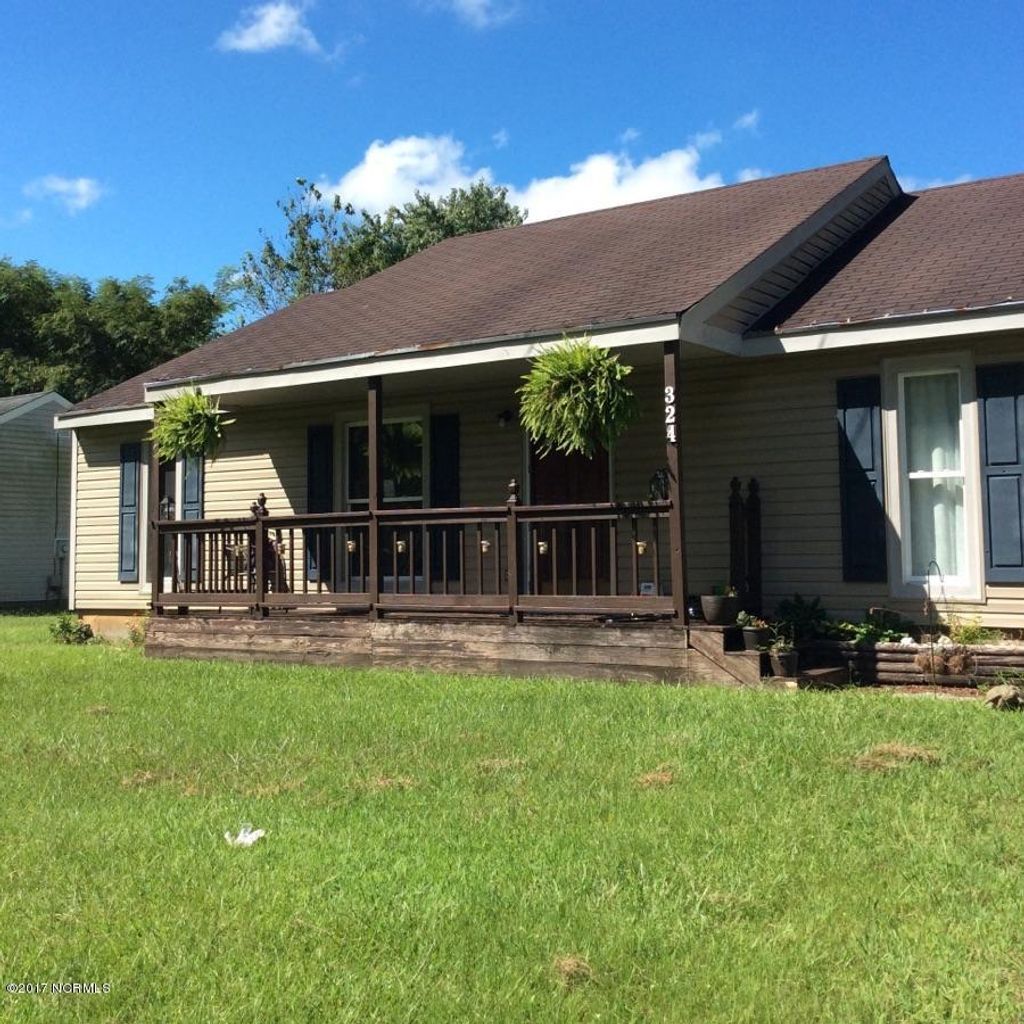 Photo of 324 Union Chapel Church Road, Richlands, NC 28574 (MLS # 100578386)