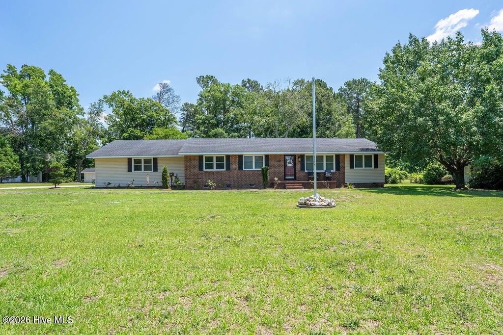 Photo of 201 Glenwood Drive, Elizabethtown, NC 28337 (MLS # 100581316)