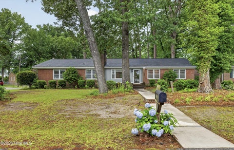 Homes For Sale - 202 Hardee Circle<br/> Pitt County, Greenville, NC 27858