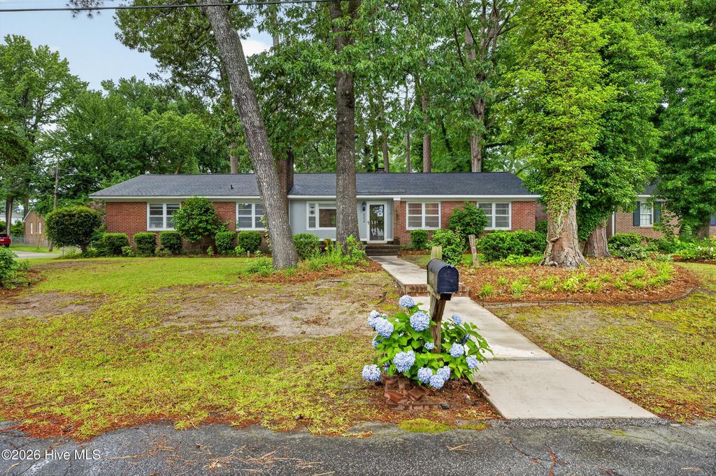 Photo of 202 Hardee Circle, Greenville, NC 27858 (MLS # 100578576)