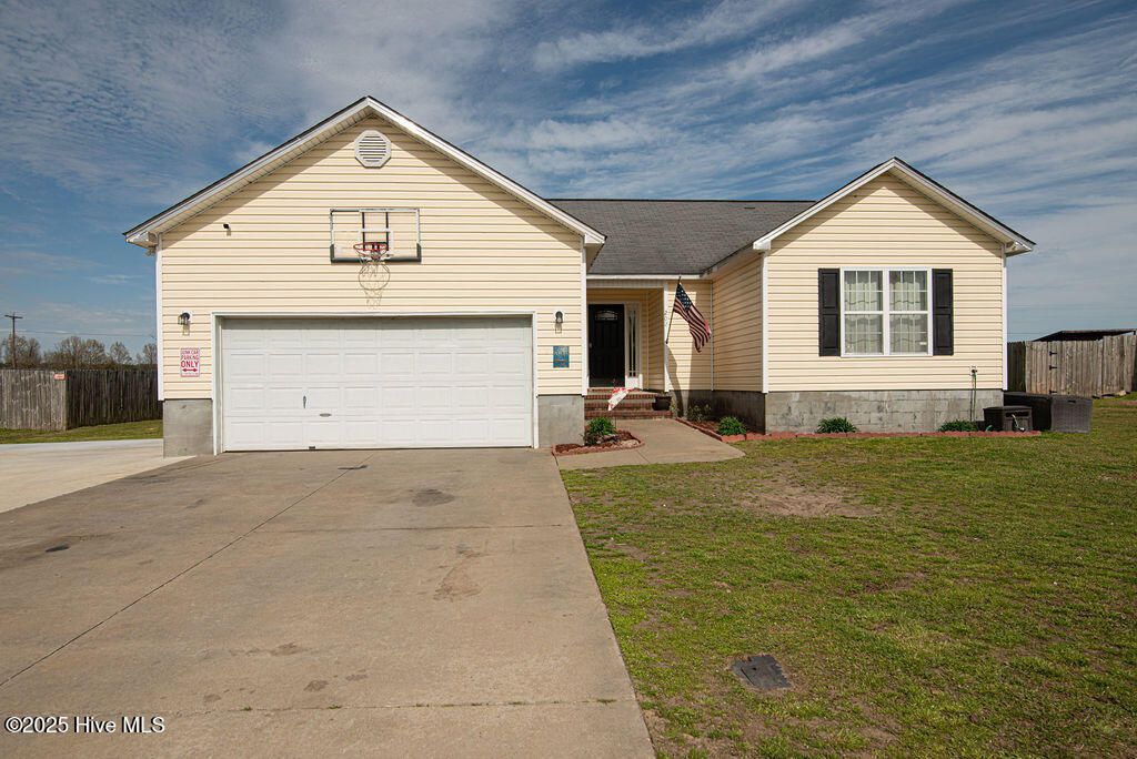 Photo of 202 Quarry Trail, Richlands, NC 28574 (MLS # 100533918)