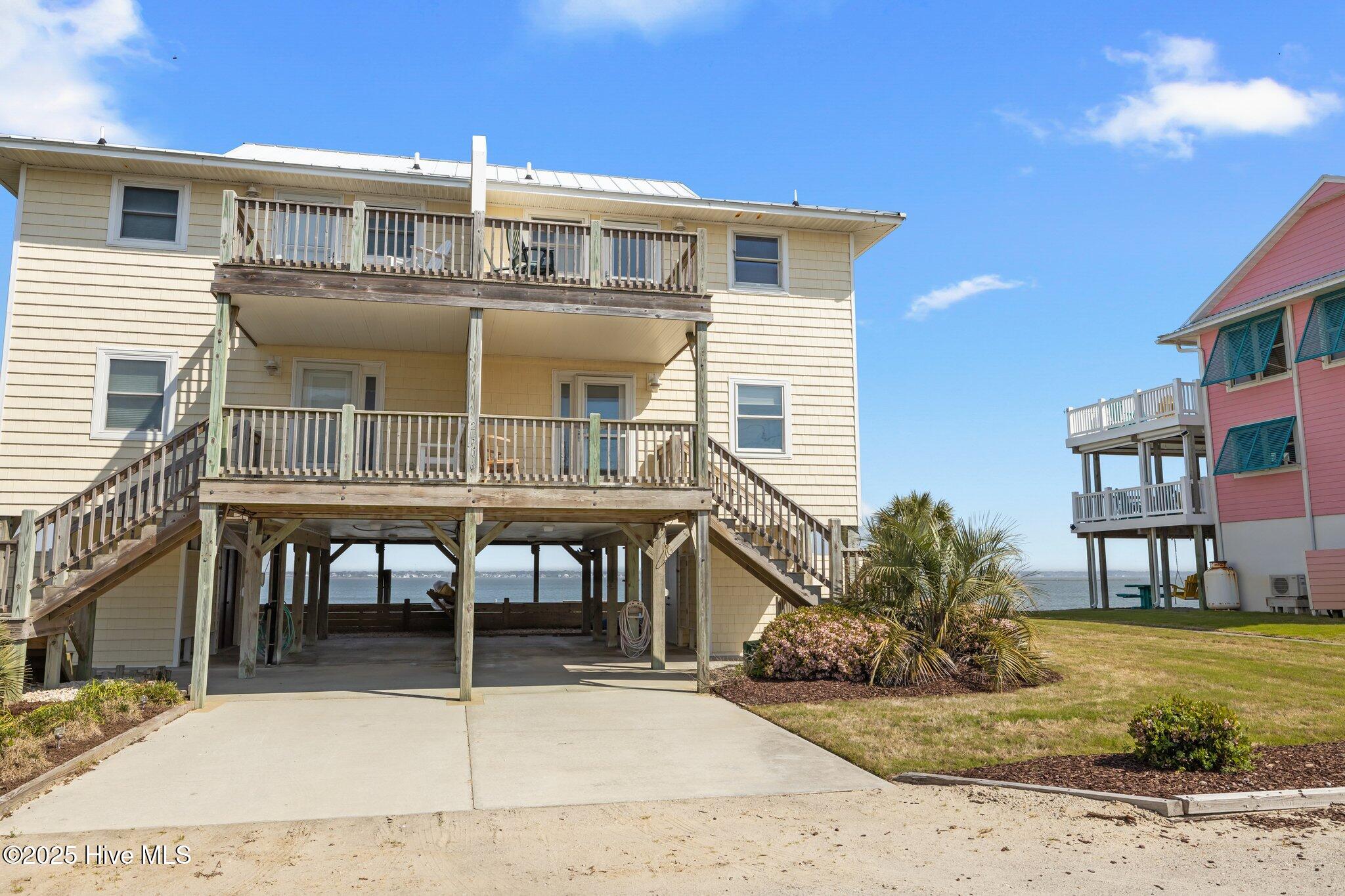2506 Emerald Drive E