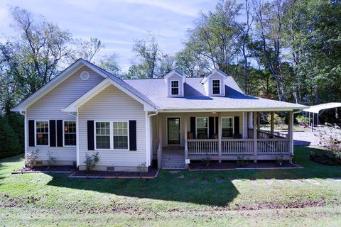 Homes For Sale - 99 Chatuge Hills Drive<br/> Hayesville, NC 28904