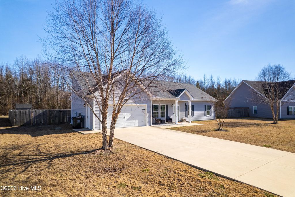 Photo of 116 Pond Pine Loop, Currituck, NC 27929 (MLS # 100557030)