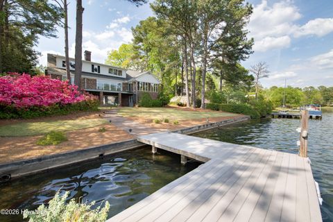 Homes For Sale - 90 Lake Shore Drive<br/> Pinehurst, NC 28374