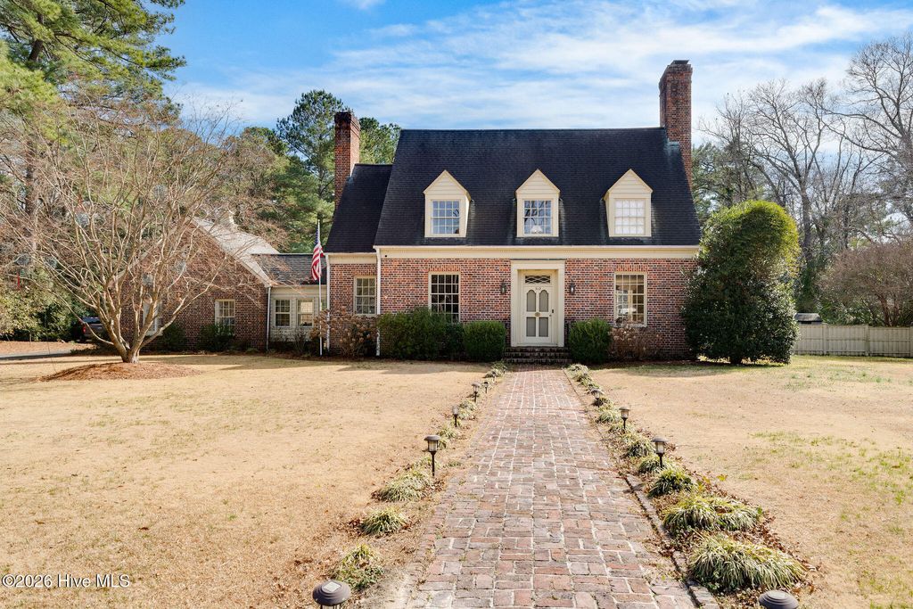 Photo of 512 E Hill Street, Warsaw, NC 28398 (MLS # 100556606)