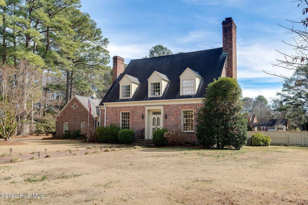 Photo of 512 E Hill Street, Warsaw, NC 28398 (MLS # 100556606)