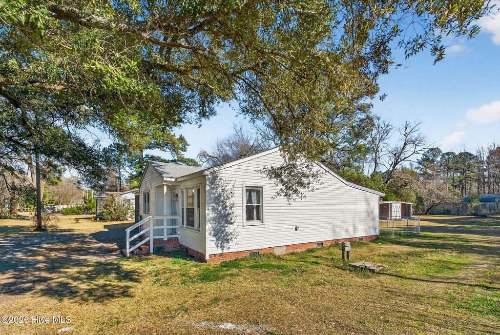 Photo of 4516 Castle Hayne Road, Castle Hayne, NC 28429 (MLS # 100550452)